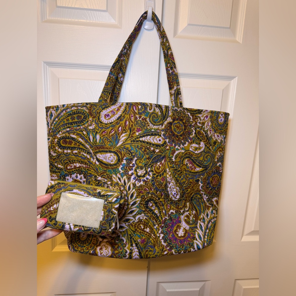 NWT 2pc Vera Bradley Essential Grand Tote and NWT 🆓 VB card pouch